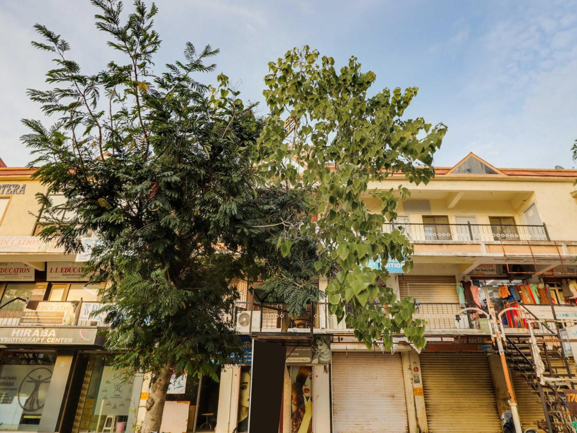 Hotel O Kb Villa أحمد أباد المظهر الخارجي الصورة